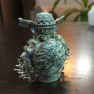 Handcrafted silver perfume bottle cap designed for the luxury brand Masihzad, by Mehdi Valiee